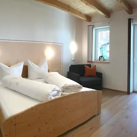 Kneisl Apartment *